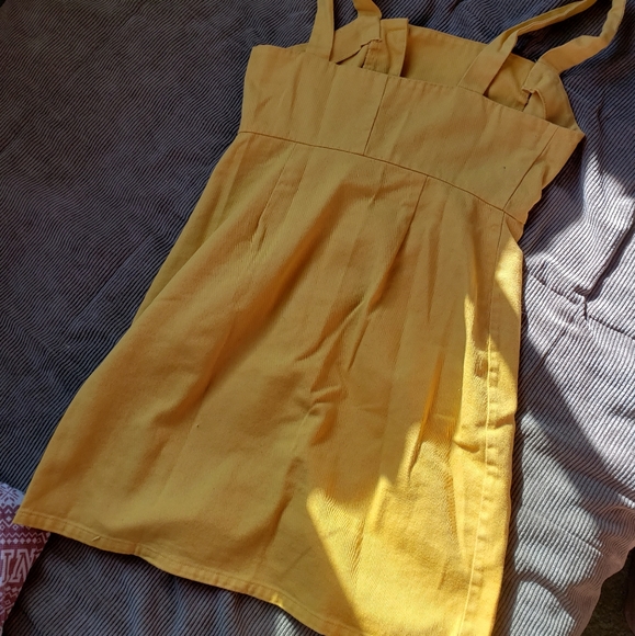 Yellow Summer Dress with Buttons - Picture 4 of 4
